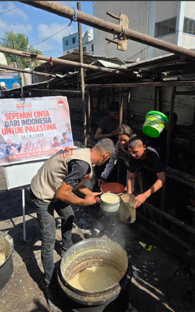 Sup Hangat Dibagikan: Warga Gaza Menyambut Suka Cita