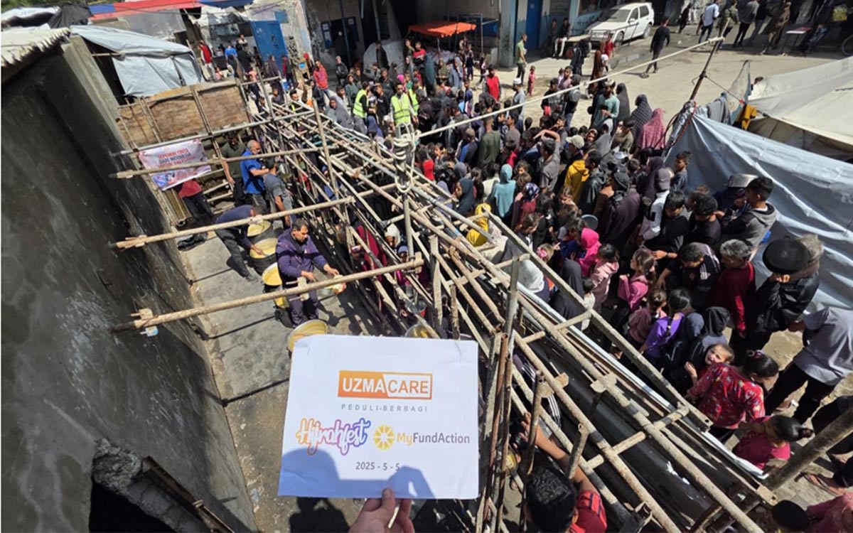 Warga Berkerumun: Bantuan Makanan di Gaza